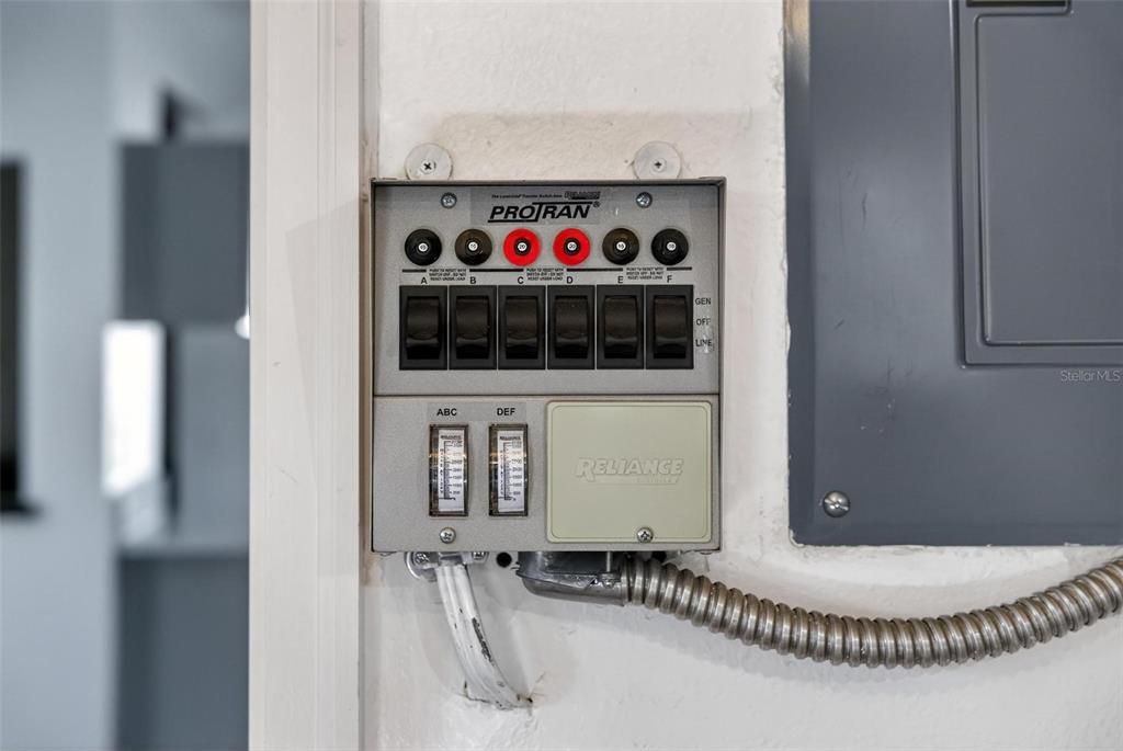 合同活跃: $460,000 (3 贝兹, 2 浴室, 1676 平方英尺)