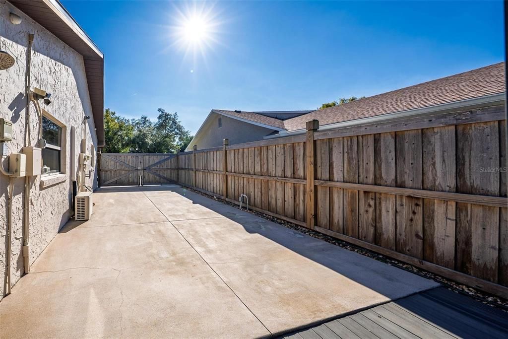 合同活跃: $460,000 (3 贝兹, 2 浴室, 1676 平方英尺)