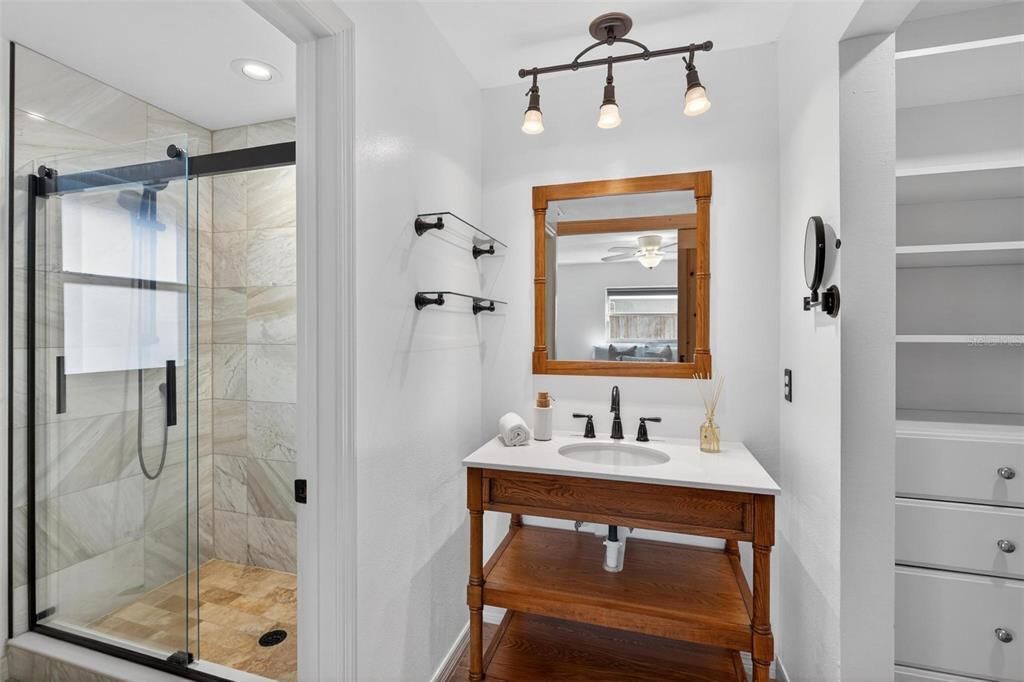 合同活跃: $460,000 (3 贝兹, 2 浴室, 1676 平方英尺)