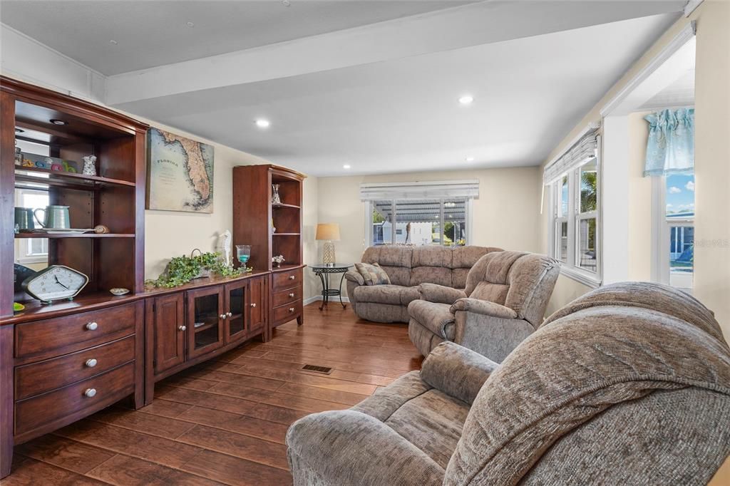 En Venta: $160,000 (2 camas, 1 baños, 872 Pies cuadrados)