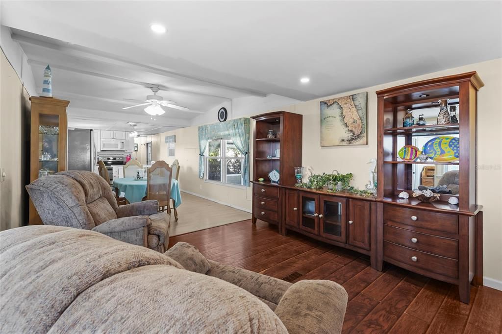 En Venta: $160,000 (2 camas, 1 baños, 872 Pies cuadrados)