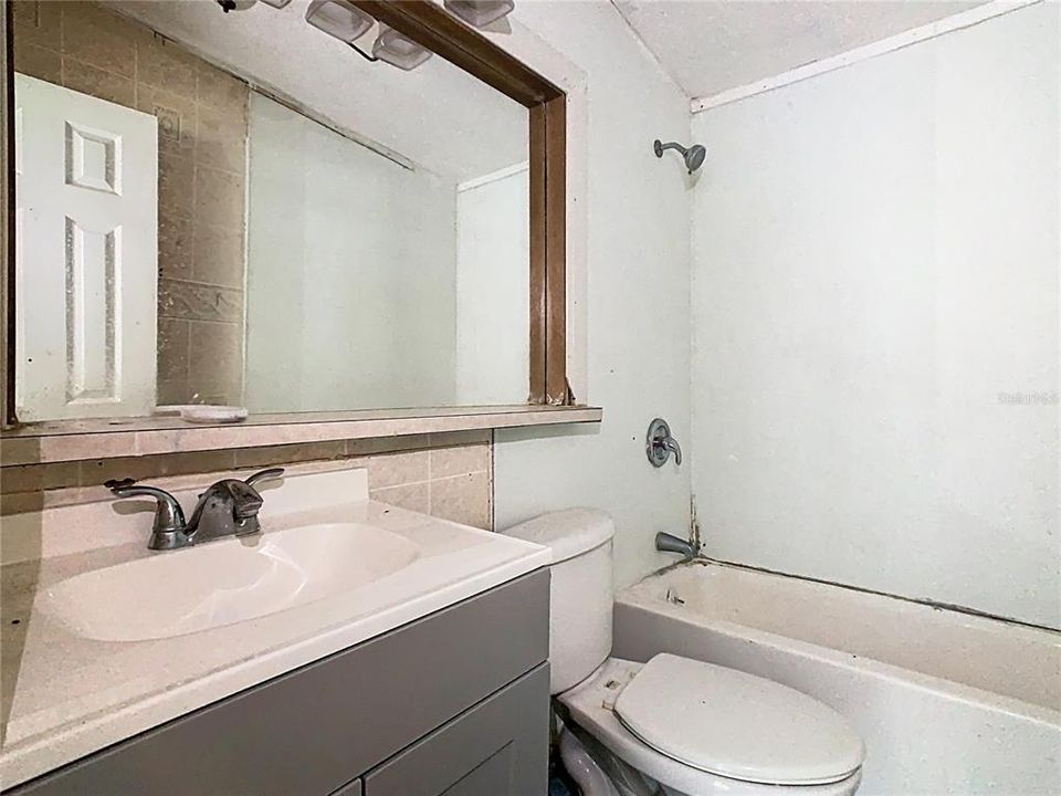 For Sale: $95,000 (4 beds, 2 baths, 1680 Square Feet)