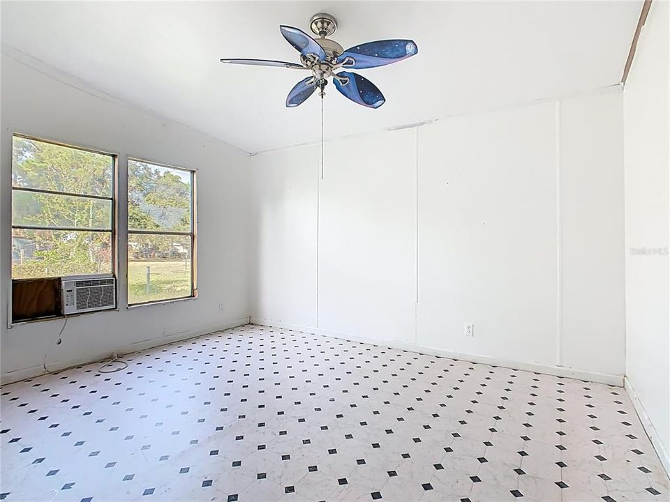 For Sale: $95,000 (4 beds, 2 baths, 1680 Square Feet)