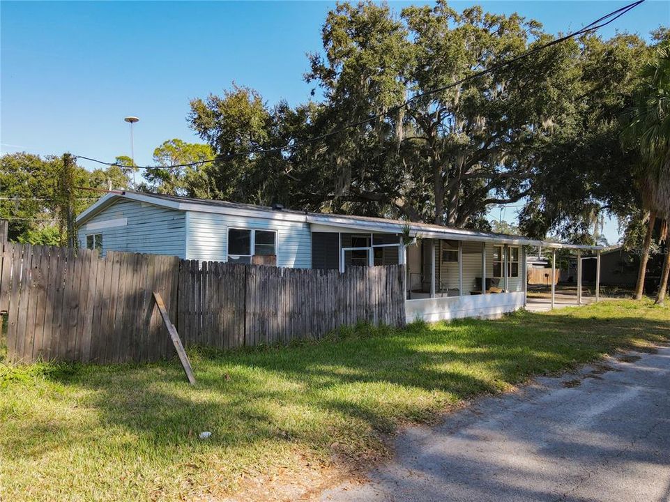 For Sale: $95,000 (4 beds, 2 baths, 1680 Square Feet)