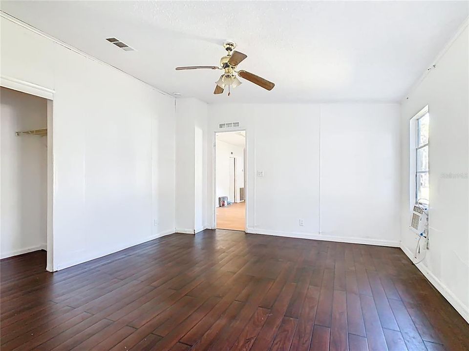 For Sale: $95,000 (4 beds, 2 baths, 1680 Square Feet)