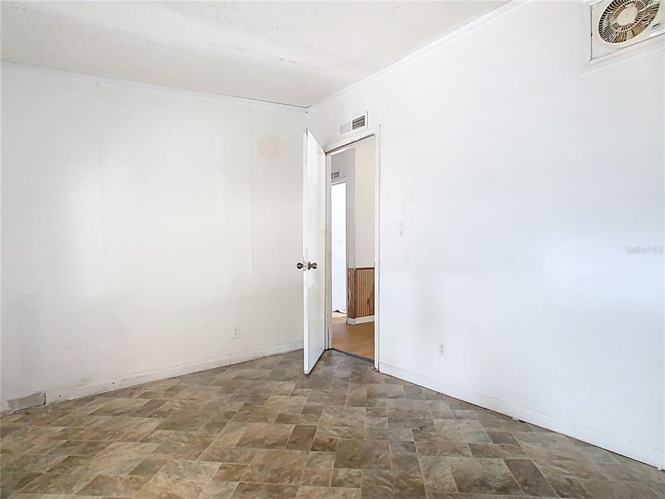 For Sale: $95,000 (4 beds, 2 baths, 1680 Square Feet)