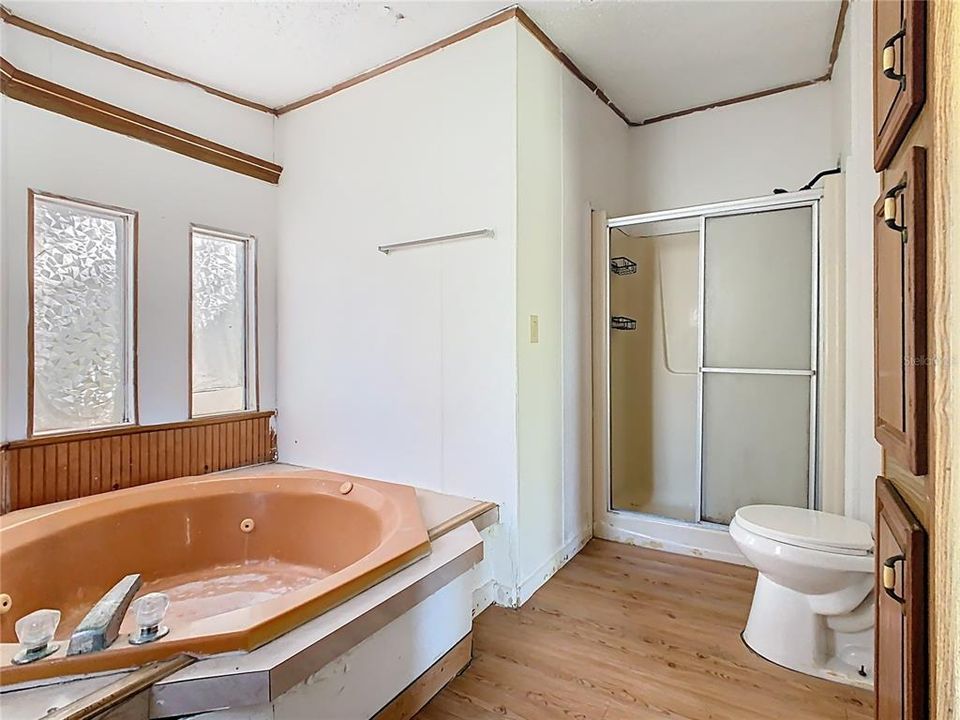 For Sale: $95,000 (4 beds, 2 baths, 1680 Square Feet)