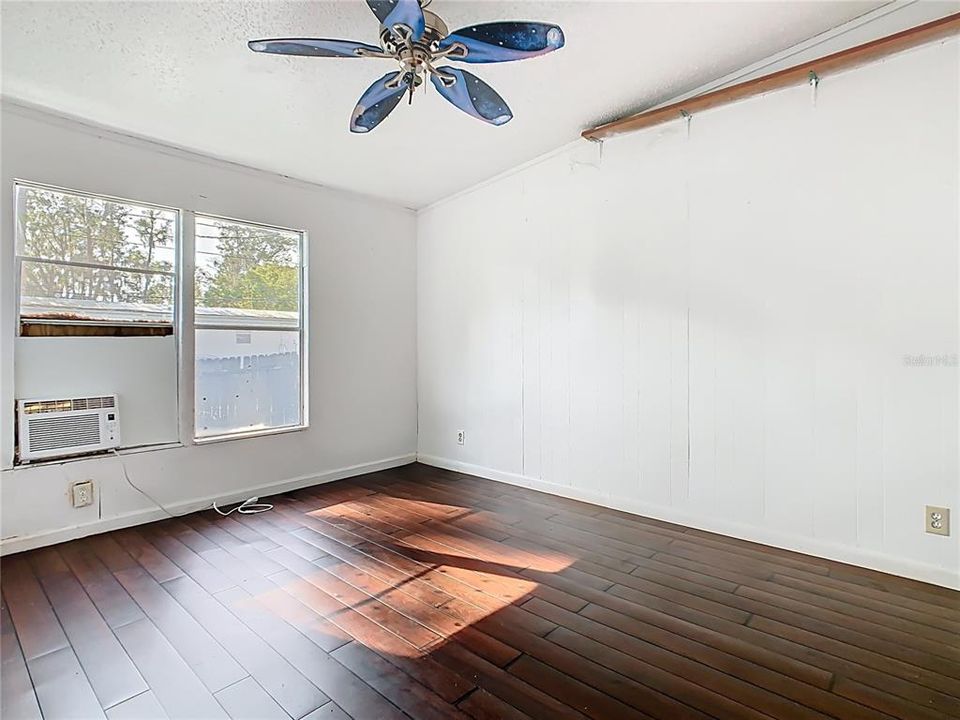 For Sale: $95,000 (4 beds, 2 baths, 1680 Square Feet)