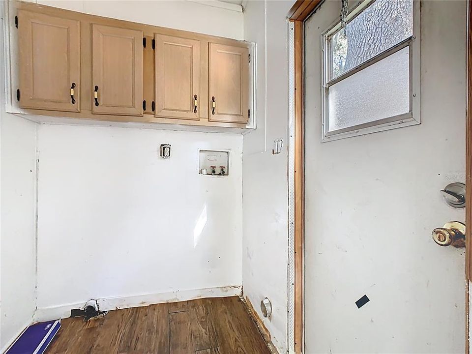 For Sale: $95,000 (4 beds, 2 baths, 1680 Square Feet)