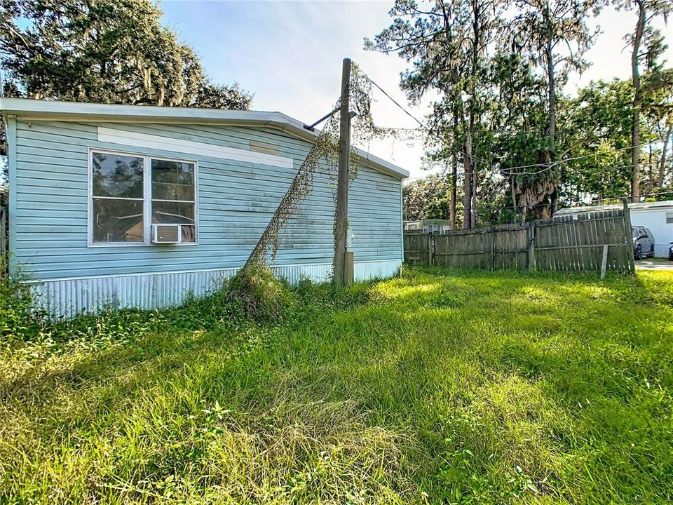 For Sale: $95,000 (4 beds, 2 baths, 1680 Square Feet)