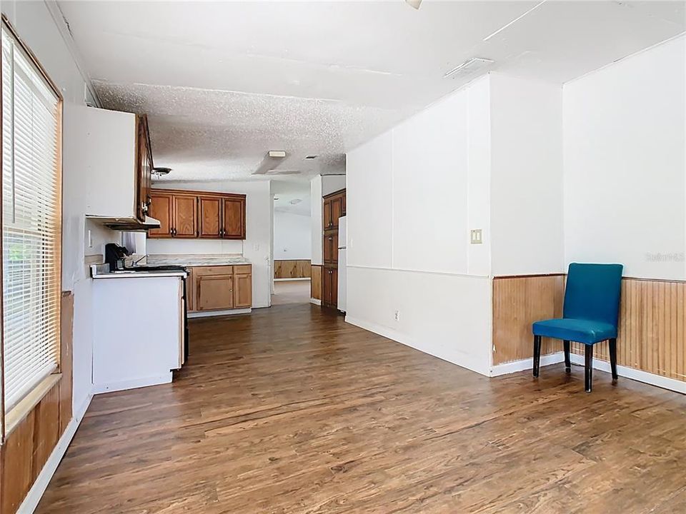 For Sale: $95,000 (4 beds, 2 baths, 1680 Square Feet)