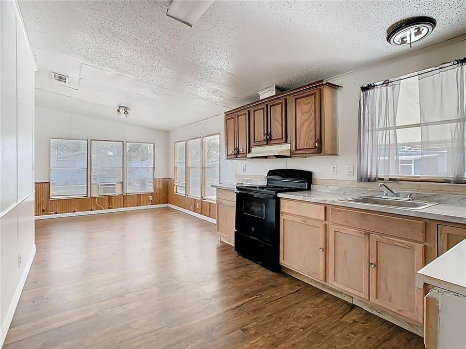 For Sale: $95,000 (4 beds, 2 baths, 1680 Square Feet)