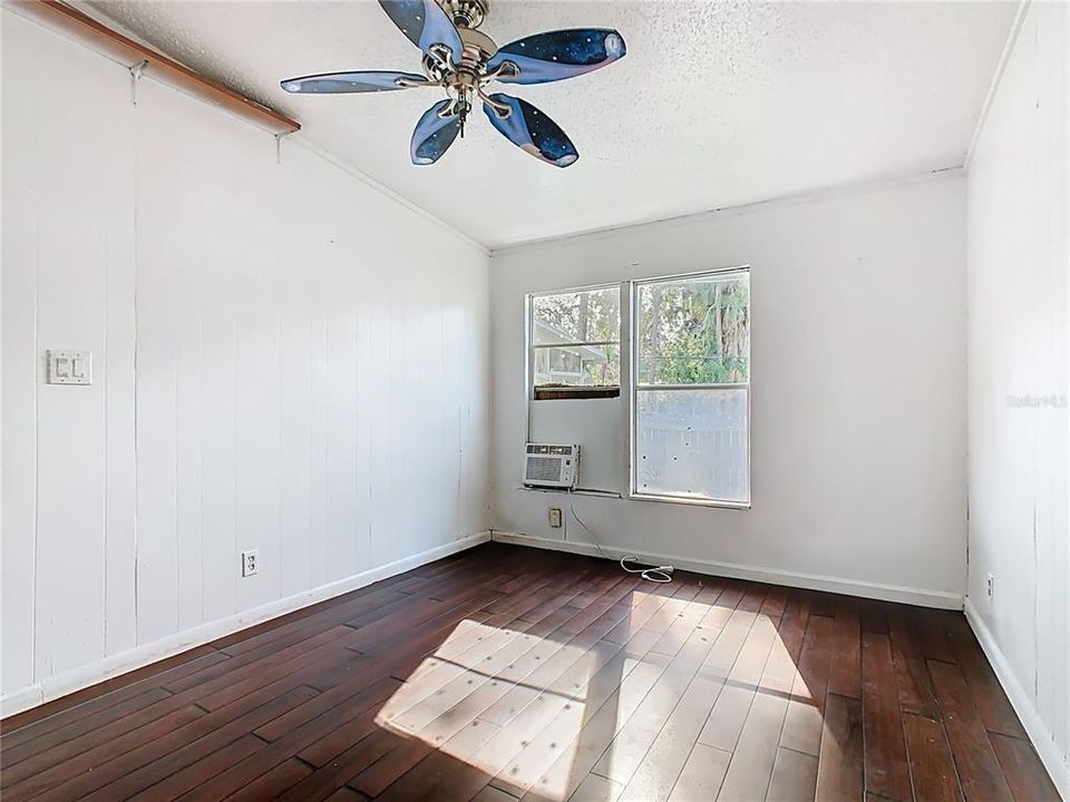 For Sale: $95,000 (4 beds, 2 baths, 1680 Square Feet)