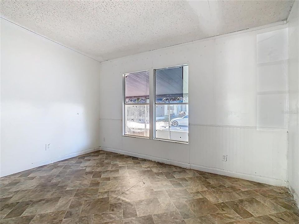 For Sale: $95,000 (4 beds, 2 baths, 1680 Square Feet)