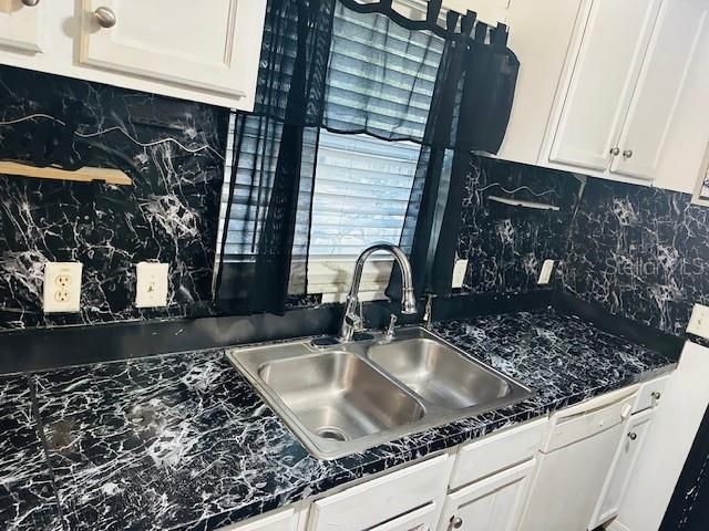 На продажу: $224,999 (3 спален, 2 ванн, 1144 Квадратных фут)