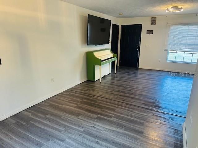 На продажу: $224,999 (3 спален, 2 ванн, 1144 Квадратных фут)