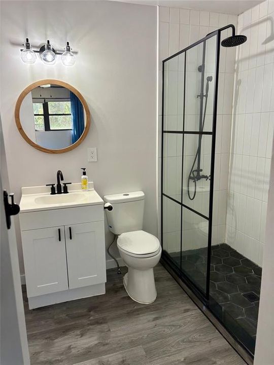 合同活跃: $249,000 (3 贝兹, 2 浴室, 1172 平方英尺)