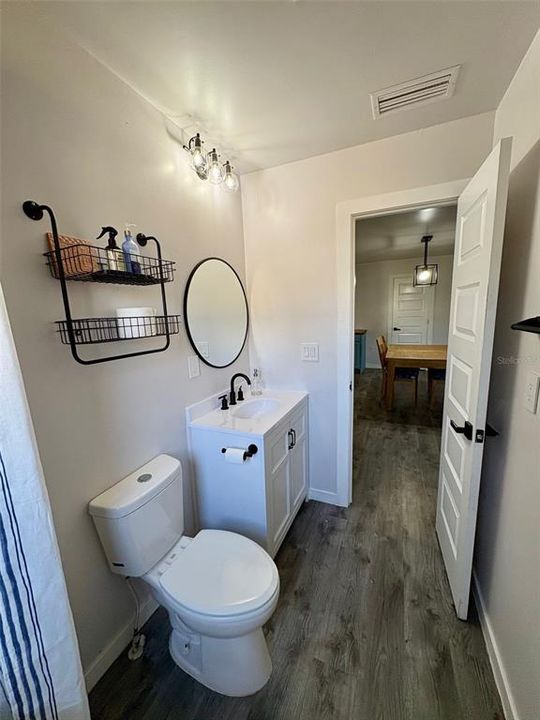 合同活跃: $249,000 (3 贝兹, 2 浴室, 1172 平方英尺)