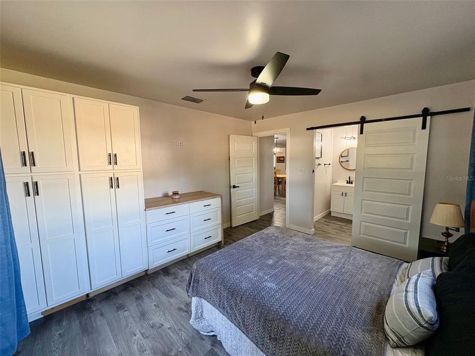 合同活跃: $249,000 (3 贝兹, 2 浴室, 1172 平方英尺)