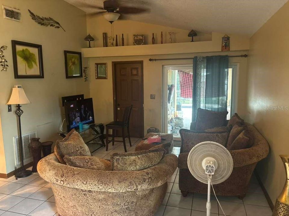 На продажу: $329,900 (3 спален, 2 ванн, 1237 Квадратных фут)