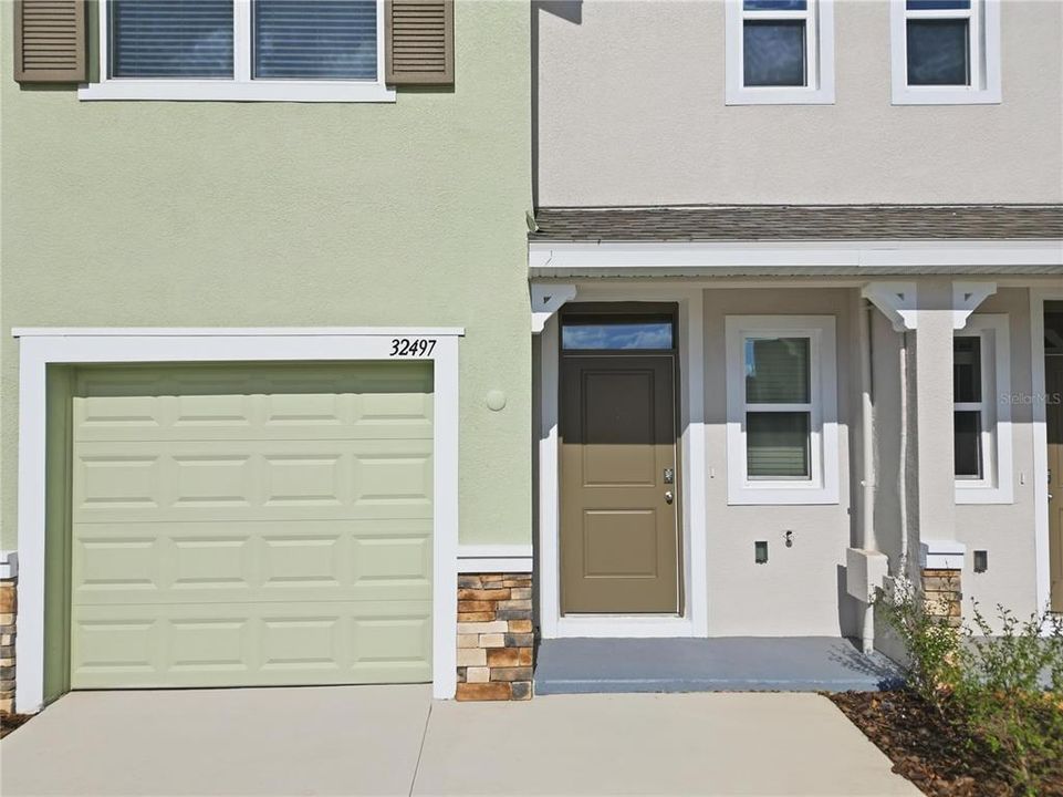 For Rent: $2,300 (3 beds, 2 baths, 1463 Square Feet)