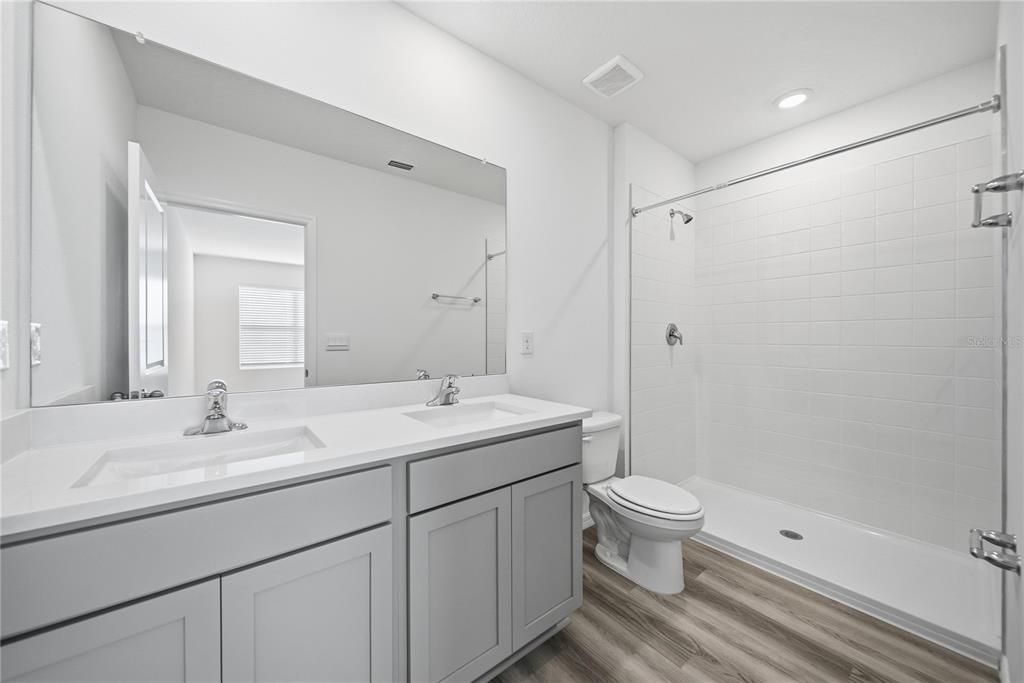 For Rent: $2,300 (3 beds, 2 baths, 1463 Square Feet)