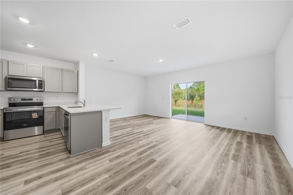 For Rent: $2,300 (3 beds, 2 baths, 1463 Square Feet)