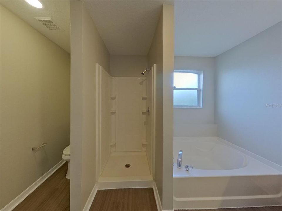 En Renta: $2,529 (4 camas, 3 baños, 2810 Pies cuadrados)