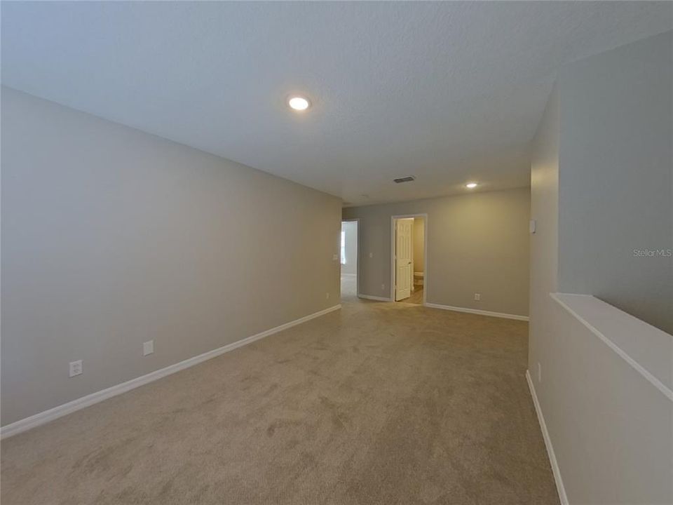 En Renta: $2,529 (4 camas, 3 baños, 2810 Pies cuadrados)