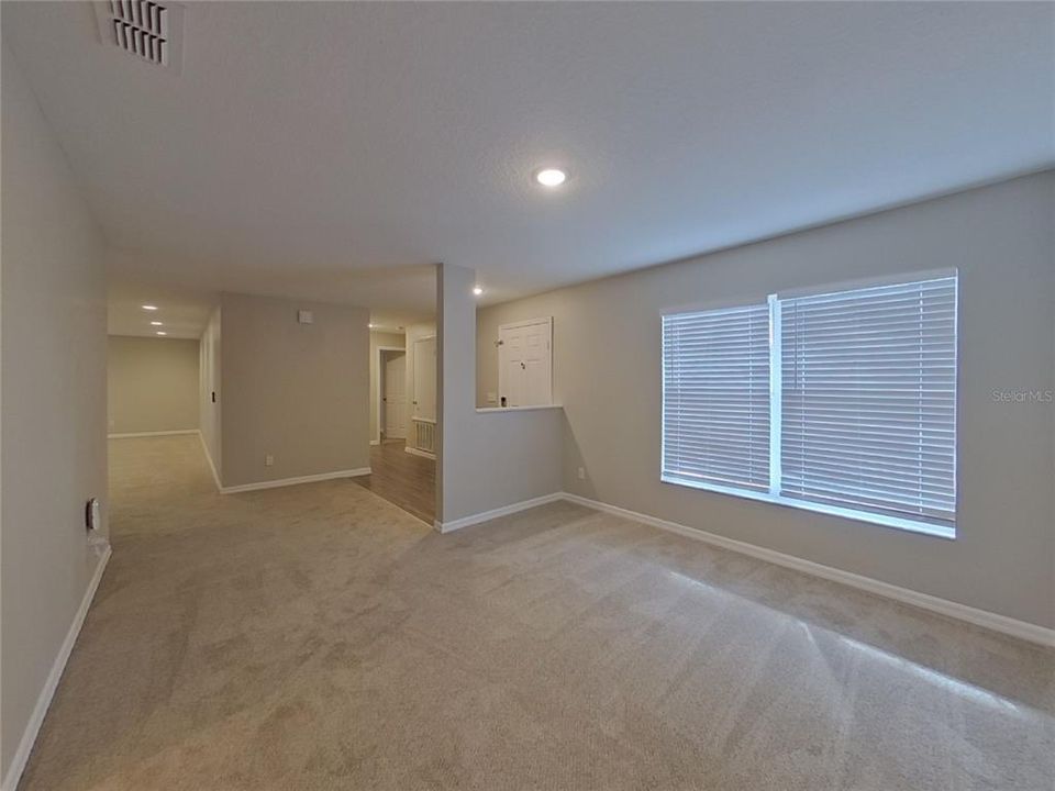 En Renta: $2,529 (4 camas, 3 baños, 2810 Pies cuadrados)