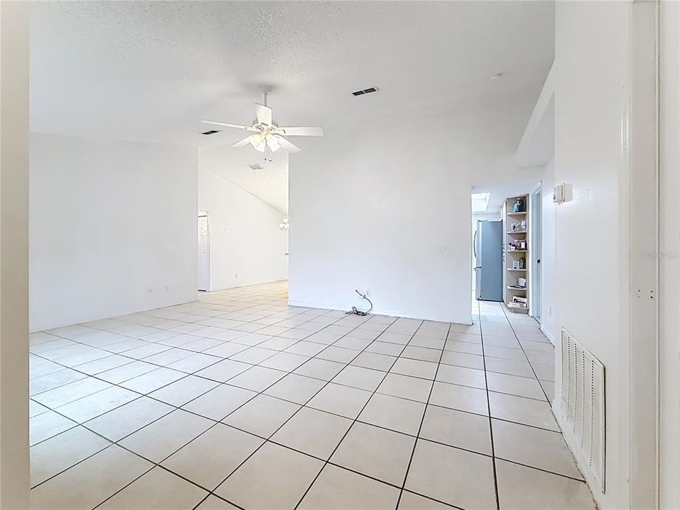 For Sale: $325,000 (3 beds, 2 baths, 1565 Square Feet)
