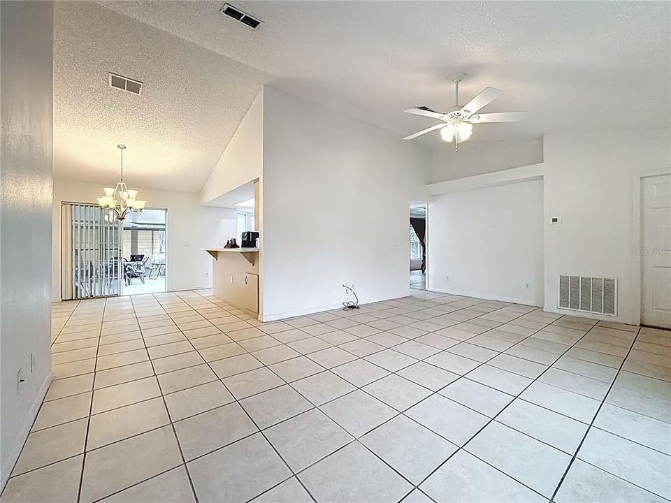 For Sale: $325,000 (3 beds, 2 baths, 1565 Square Feet)