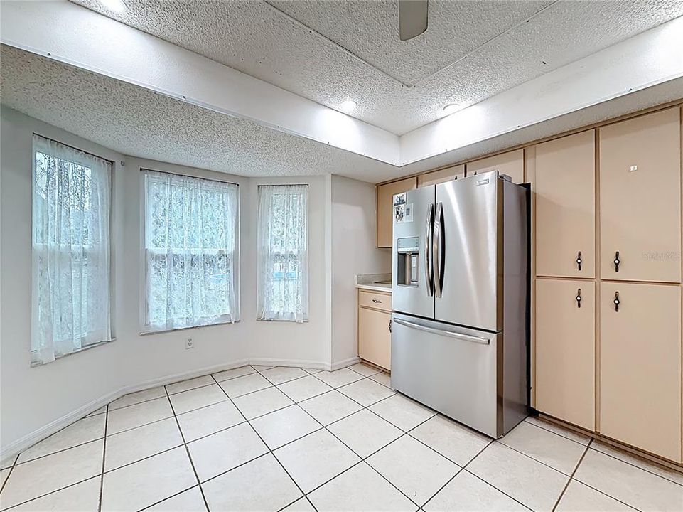 For Sale: $325,000 (3 beds, 2 baths, 1565 Square Feet)