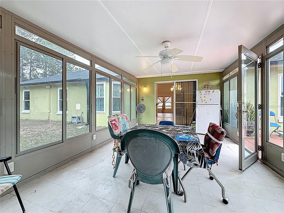 For Sale: $325,000 (3 beds, 2 baths, 1565 Square Feet)