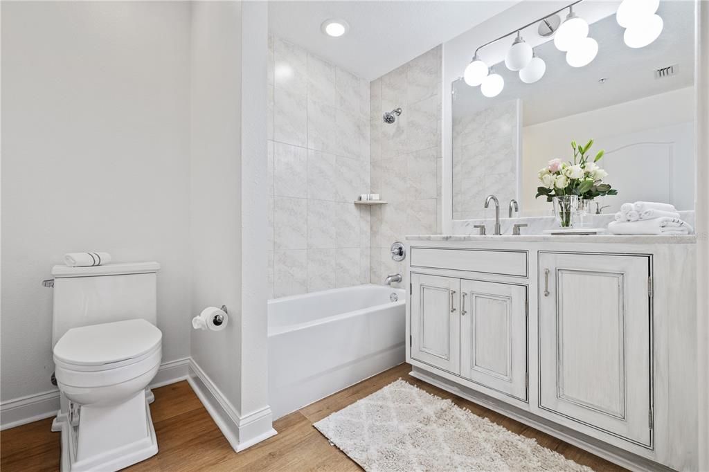 待售: $750,000 (2 贝兹, 2 浴室, 1640 平方英尺)