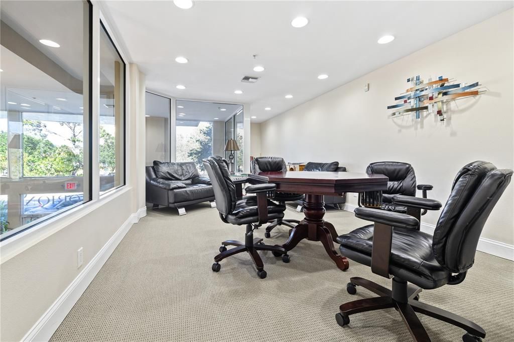 待售: $750,000 (2 贝兹, 2 浴室, 1640 平方英尺)