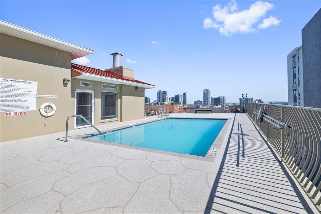 待售: $750,000 (2 贝兹, 2 浴室, 1640 平方英尺)