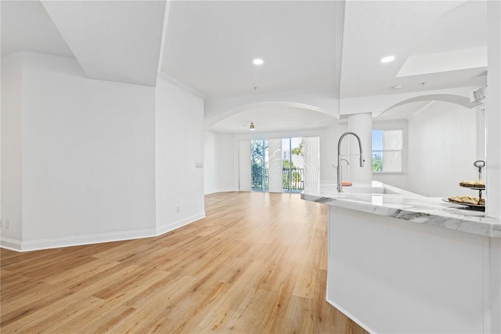 待售: $750,000 (2 贝兹, 2 浴室, 1640 平方英尺)