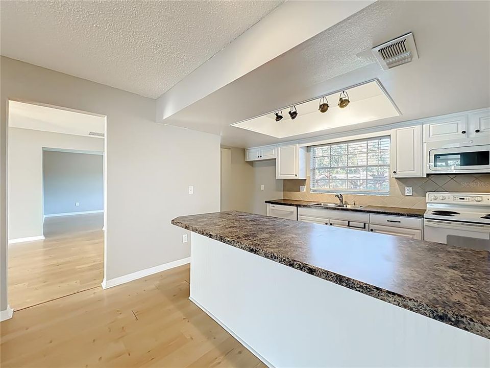 For Sale: $479,900 (3 beds, 2 baths, 1651 Square Feet)