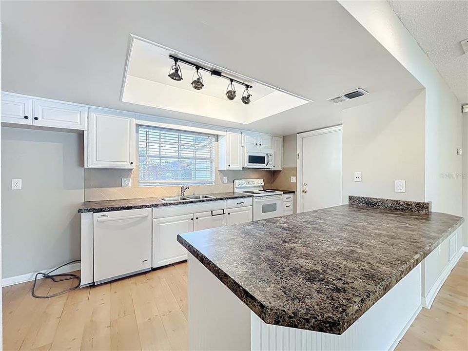 For Sale: $479,900 (3 beds, 2 baths, 1651 Square Feet)