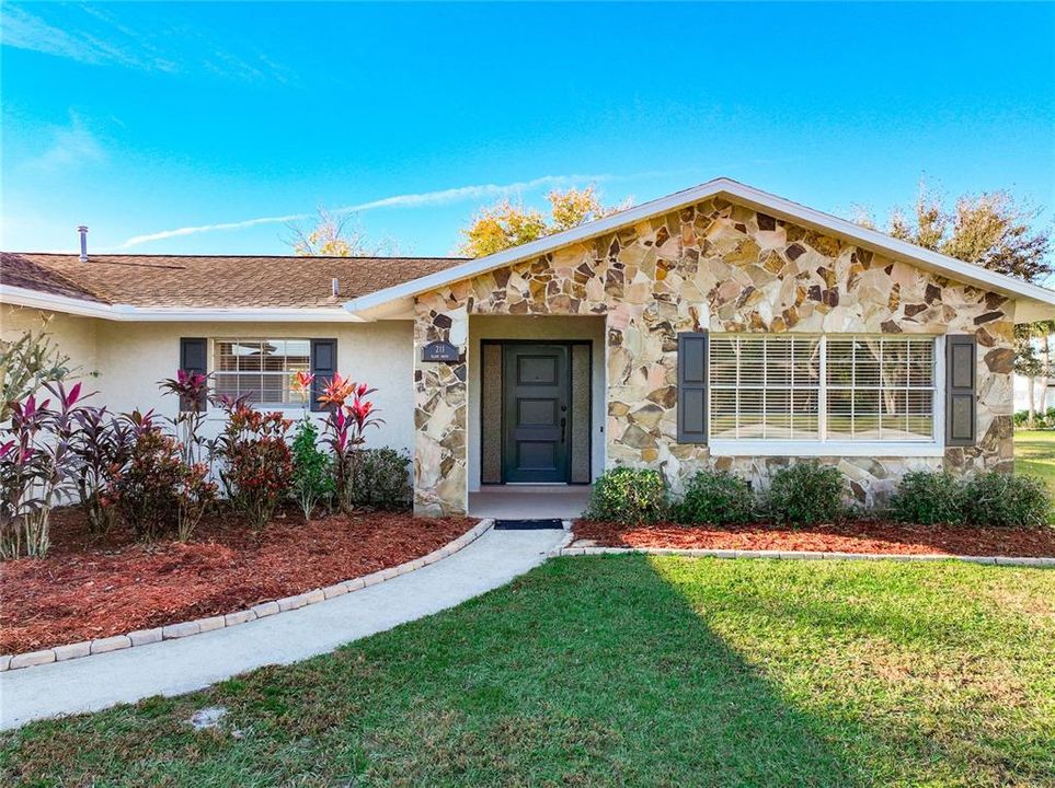 For Sale: $479,900 (3 beds, 2 baths, 1651 Square Feet)