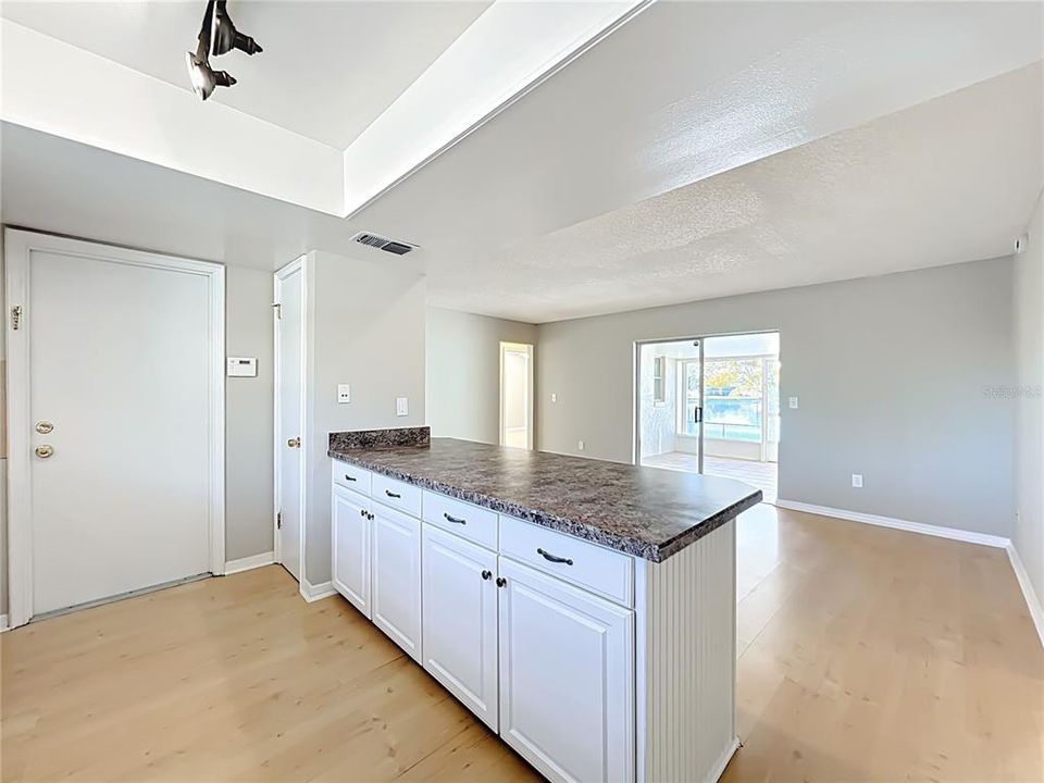 For Sale: $479,900 (3 beds, 2 baths, 1651 Square Feet)