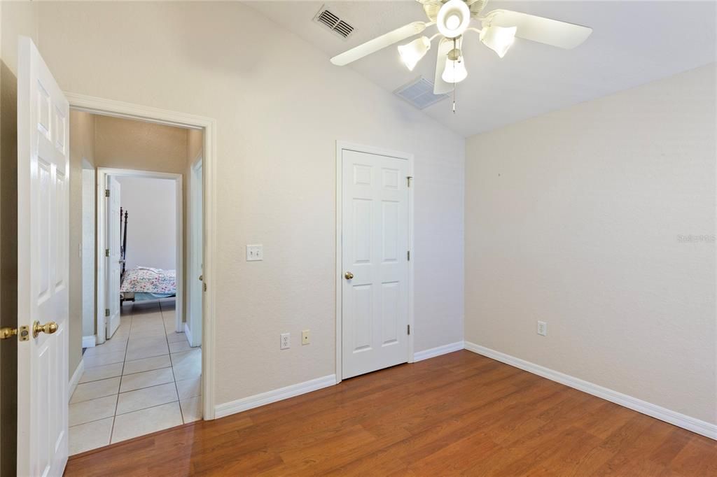 待售: $325,000 (4 贝兹, 2 浴室, 1846 平方英尺)