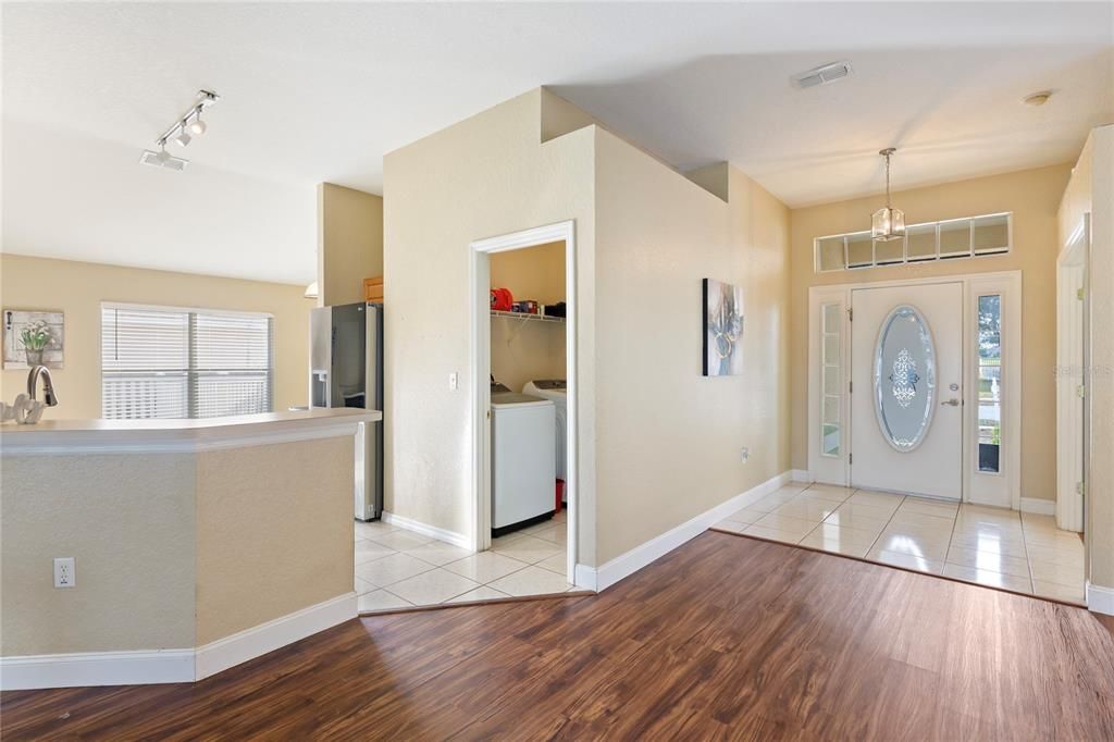 待售: $325,000 (4 贝兹, 2 浴室, 1846 平方英尺)