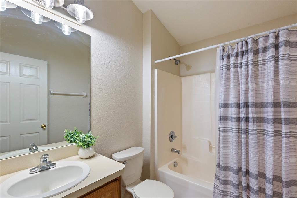 待售: $325,000 (4 贝兹, 2 浴室, 1846 平方英尺)