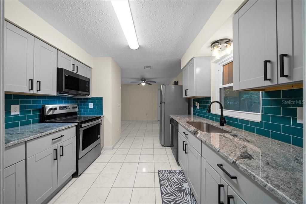 For Sale: $274,900 (3 beds, 1 baths, 1175 Square Feet)