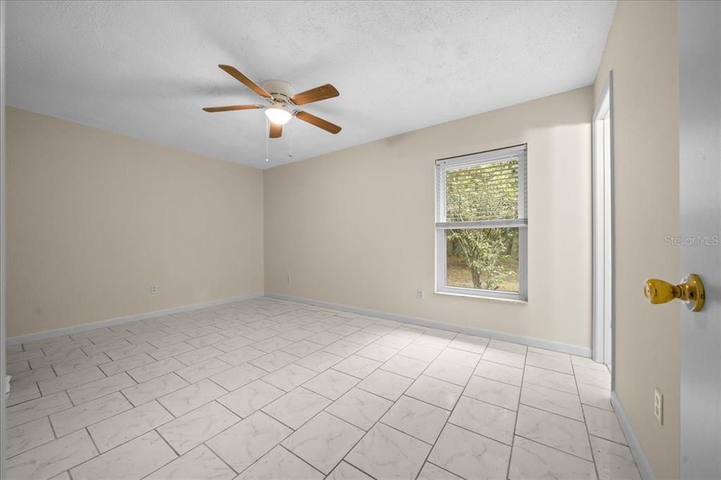 For Sale: $274,900 (3 beds, 1 baths, 1175 Square Feet)