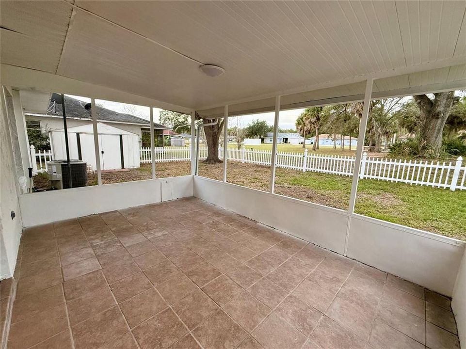 For Rent: $1,800 (2 beds, 2 baths, 1040 Square Feet)