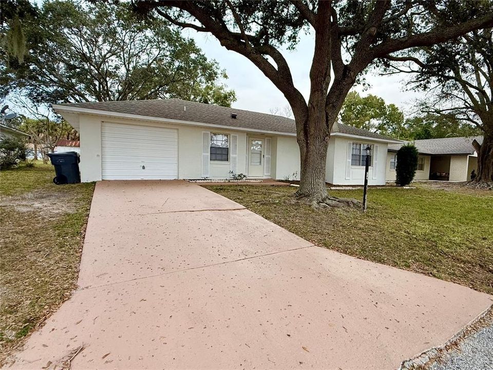 For Rent: $1,800 (2 beds, 2 baths, 1040 Square Feet)