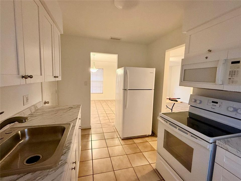 For Rent: $1,800 (2 beds, 2 baths, 1040 Square Feet)